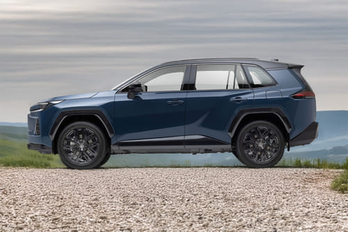 آر إيه في 4 2026 Side view