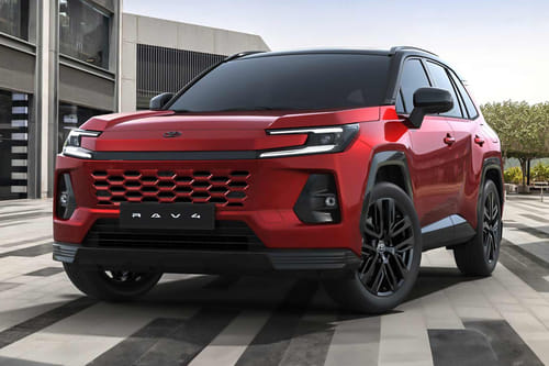 آر إيه في 4 2026 Tilted Front View