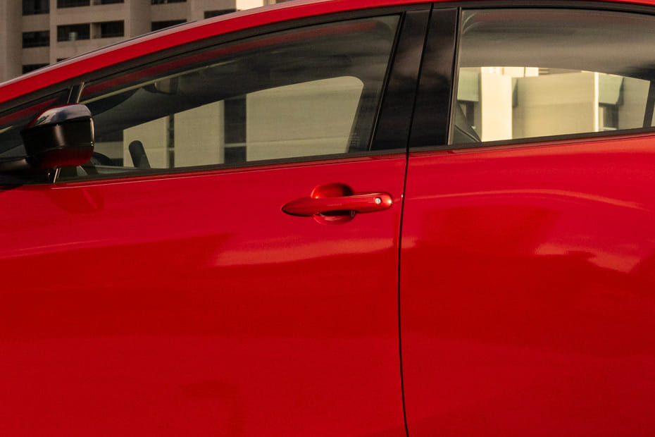 بريوس Door handle