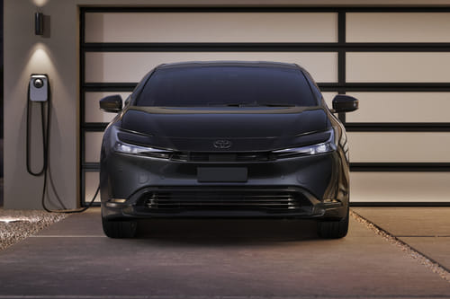 Full Front View of بريوس