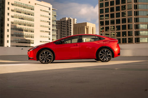 بريوس Side view