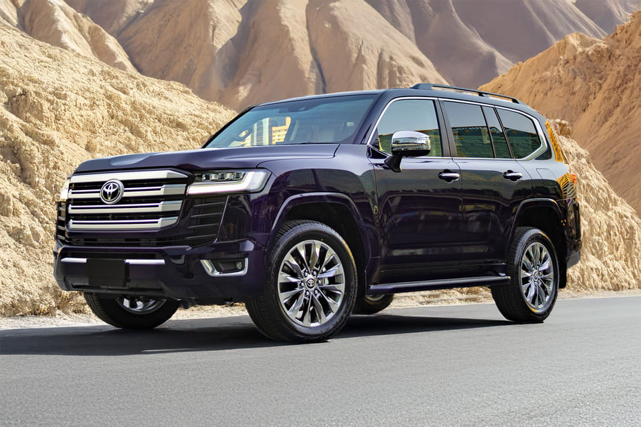 Toyota  Land Cruiser 300 Front angle low view