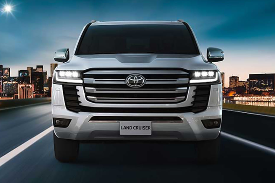 Full Front View of لاند كروزر