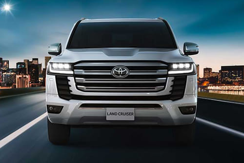 Full Front View of لاند كروزر