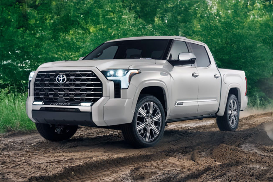 تويوتا  تندرا Front angle low view