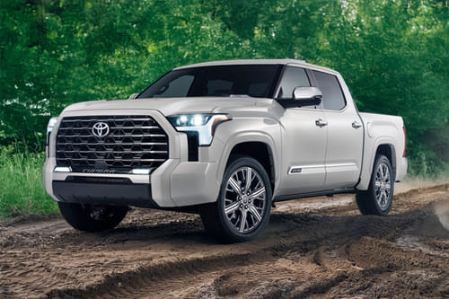 تويوتا  تندرا Front angle low view