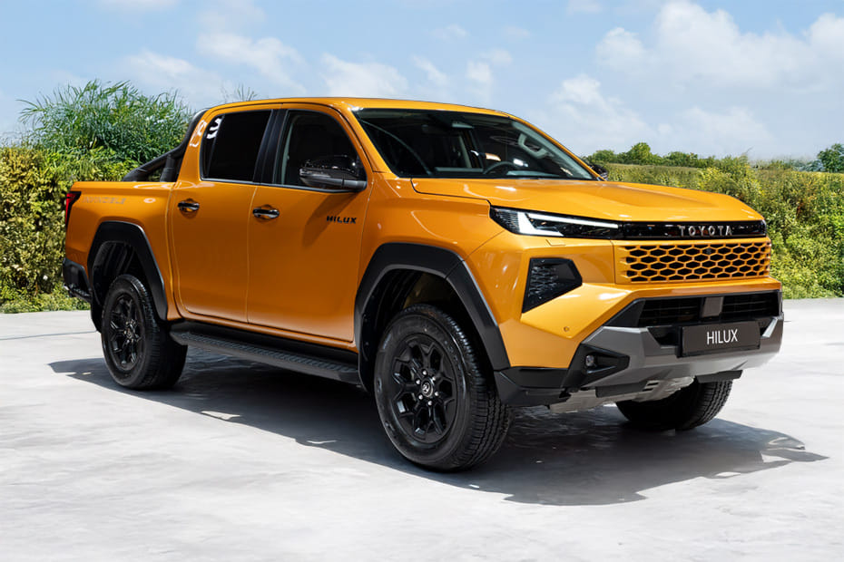 Toyota Hilux Hybrid Front Medium View in Saudi Arabia