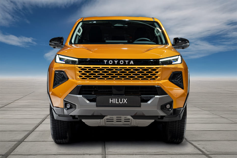 Full Front View of Hilux Hybrid in Saudi Arabia