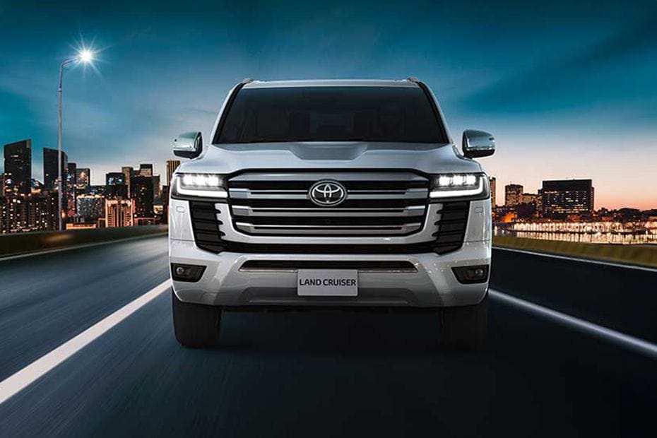 تويوتا لاند كروزر 2024-2025 Front Medium View في العربيةالسعودية