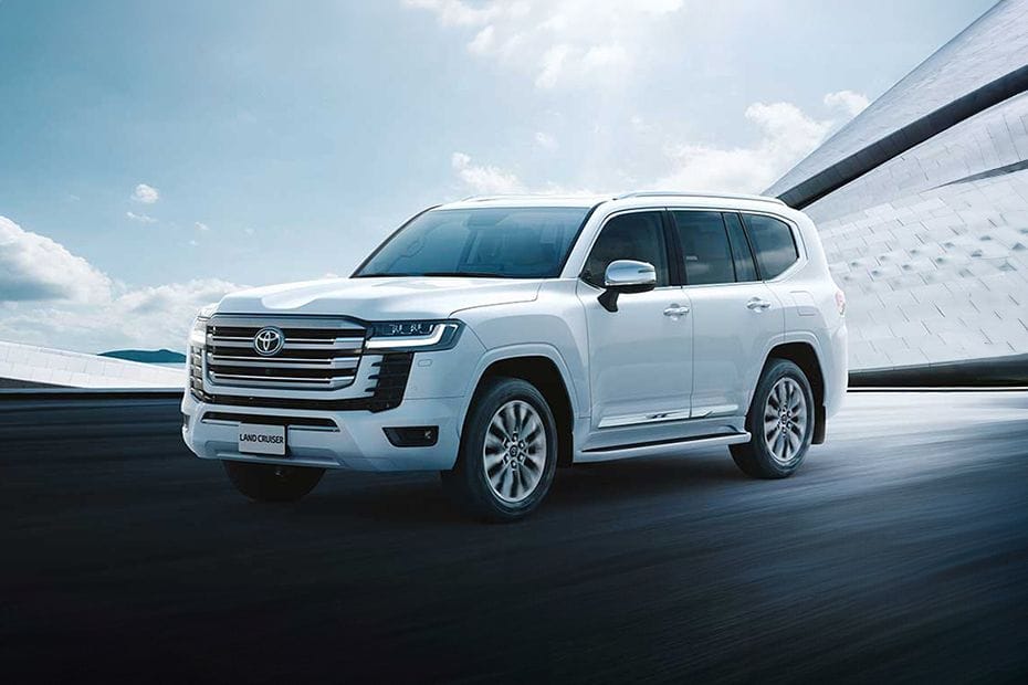 تويوتا لاند كروزر 2024-2025 Front Side View في العربيةالسعودية