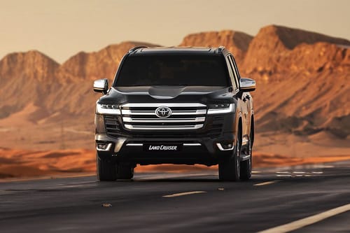 Full Front View of لاند كروزر 2024-2025