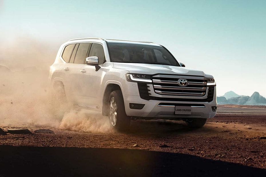 تويوتا لاند كروزر 2024-2025 Full Side View في العربيةالسعودية