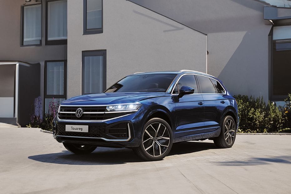 Volkswagen Touareg Front Cross Side View
