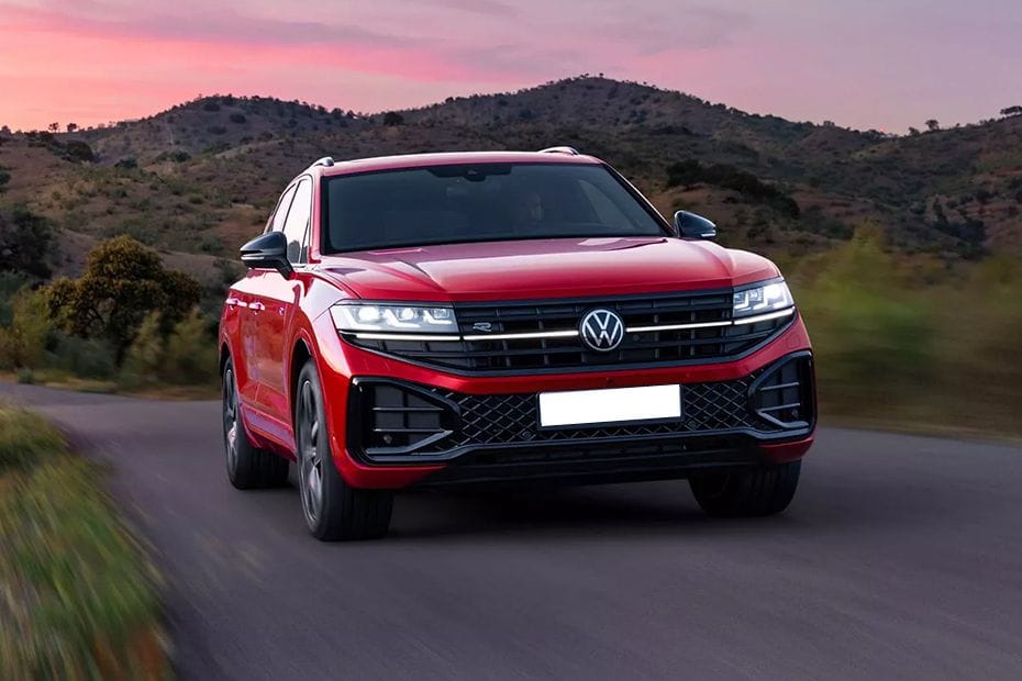 Touareg Front deep low Angle View
