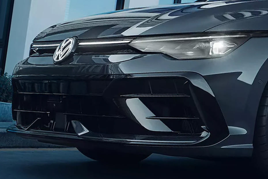 Golf R Grille View