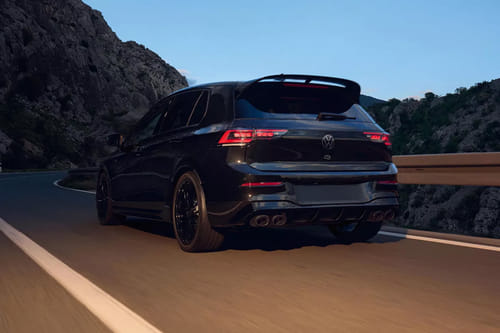 Rear Cross Side View of فلكس فاجن Golf R