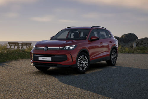 Volkswagen  Tiguan Front angle low view
