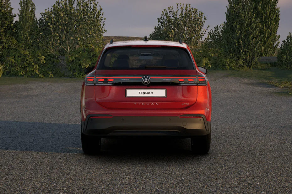 Full Rear View of فلكس فاجن تيغوان