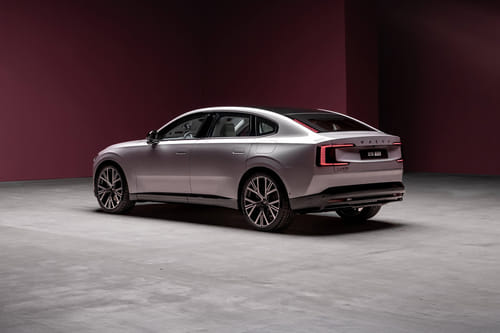 Rear Cross Side View of Volvo ES90