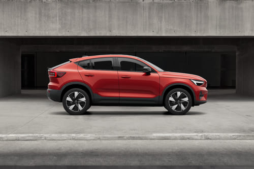 إي سي 40 Medium Angle Front View