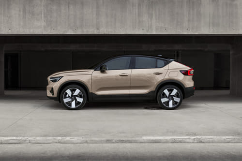 إي سي 40 Side view