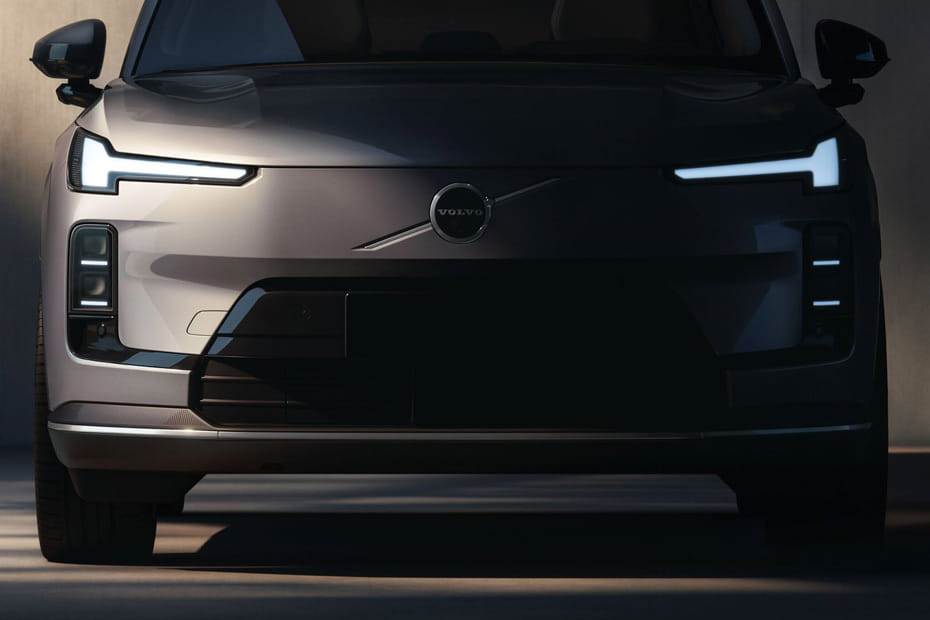 إكس سي ٧٠ Grille View