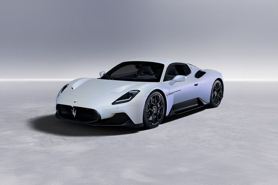 Maserati  MC20 Front angle low view