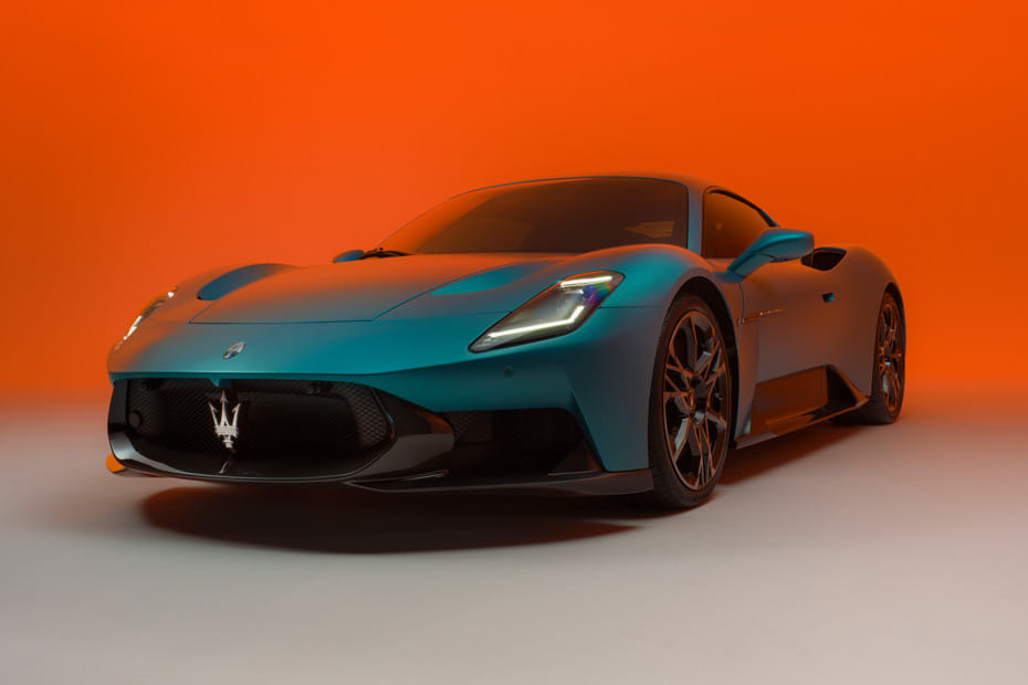 مازيراتي  مكبورا Front angle low view