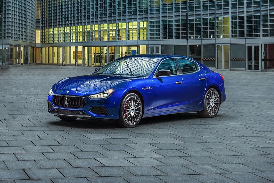 Maserati  Ghibli Front angle low view