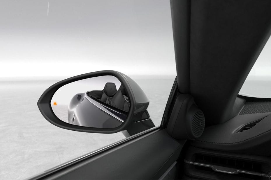مازيراتي جران كابريو Drivers Side Mirror Rear Angle