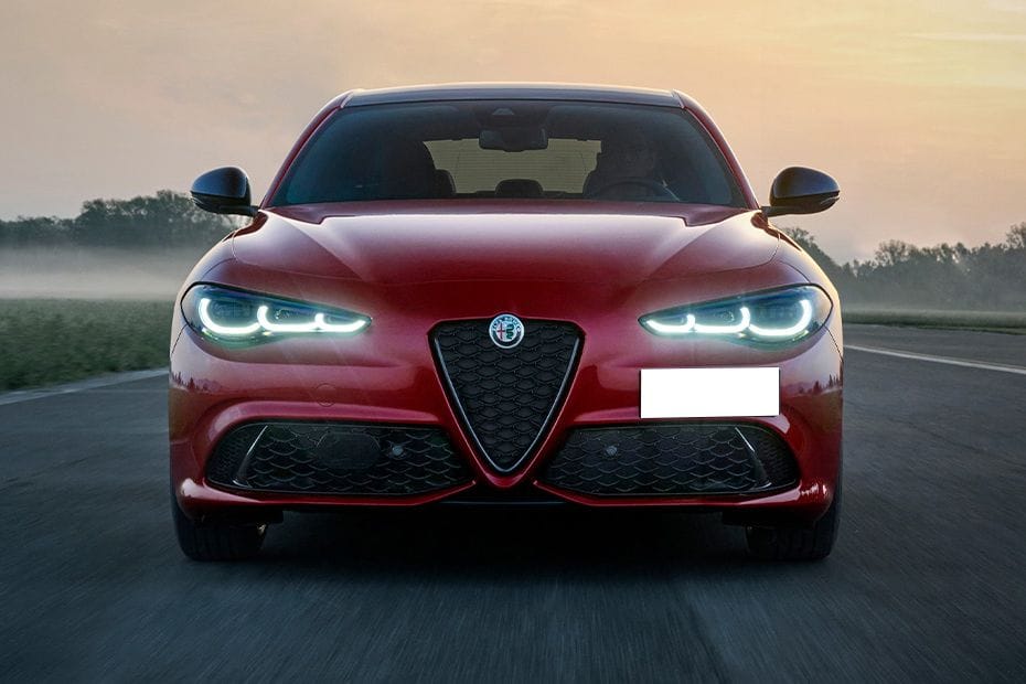 Alfa Romeo Giulia Front Medium View