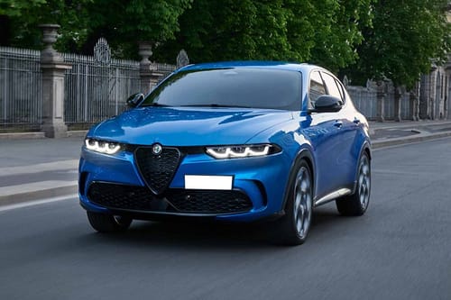 ألفا روميو تونالي Front Cross Side View