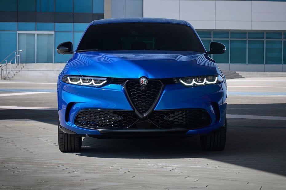 Full Front View of تونالي