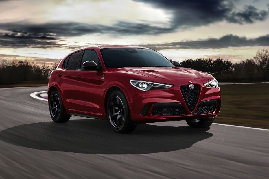 Alfa Romeo Stelvio Quadrifoglio Front Medium View