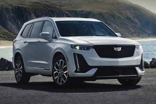 كاديلاك XT6 Front Cross Side View