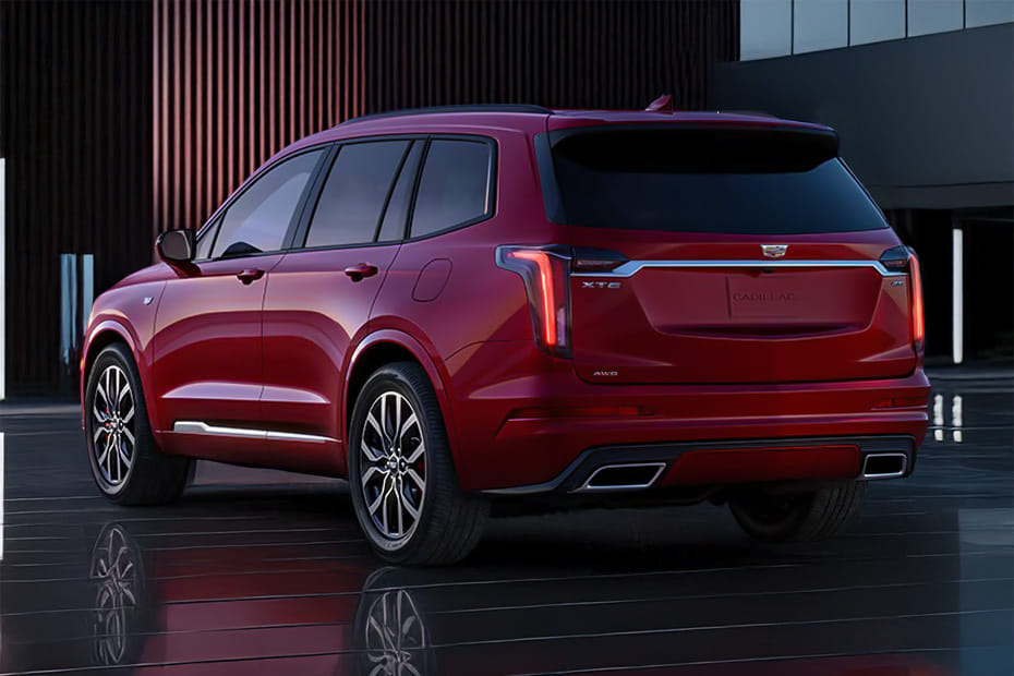 Rear Cross Side View of كاديلاك XT6