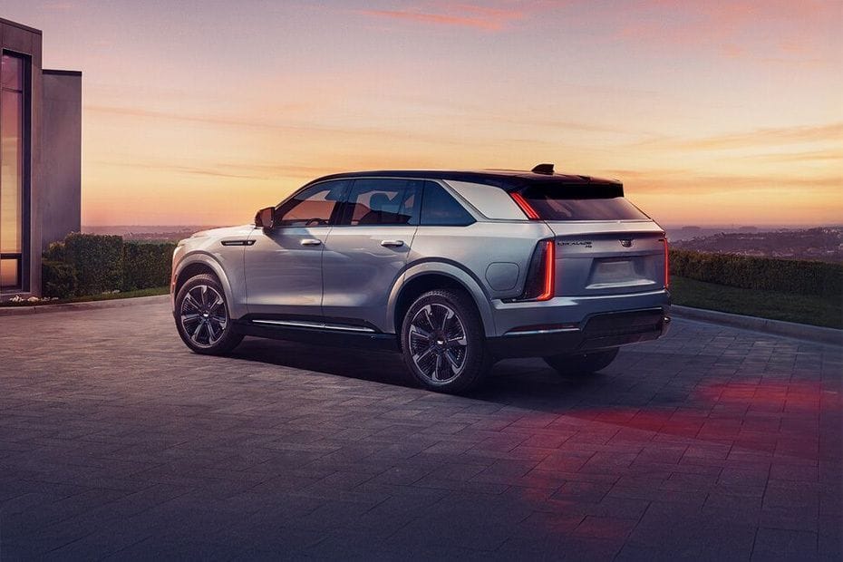 Rear Cross Side View of Cadillac ESCALADE IQ