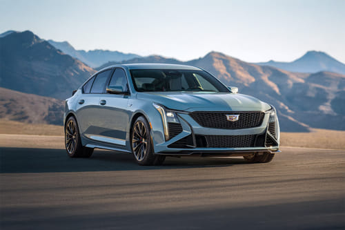 كاديلاك سي تي 5 في Front Medium View