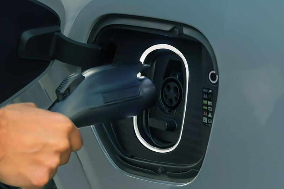 Gas Cap Open of إسكاليد آي كيو إل