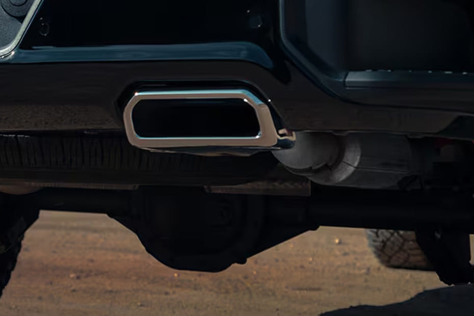 Exhaust Pipe of شفروليه سيلفرادو إل دي