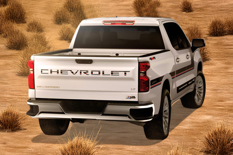 سيلفرادو إل دي Rear angle view