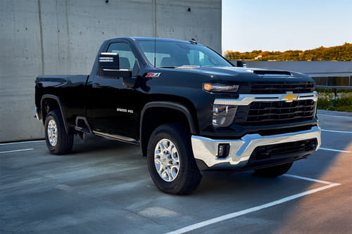 Chevrolet Silverado HD Front Medium View