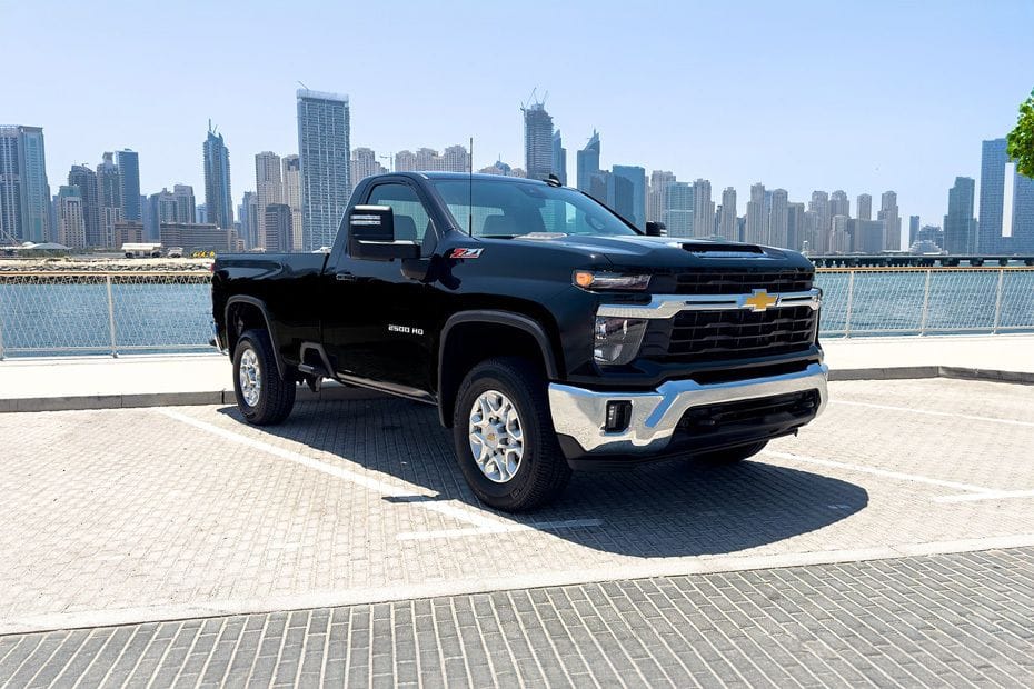 Chevrolet Silverado HD Right Corner Front View