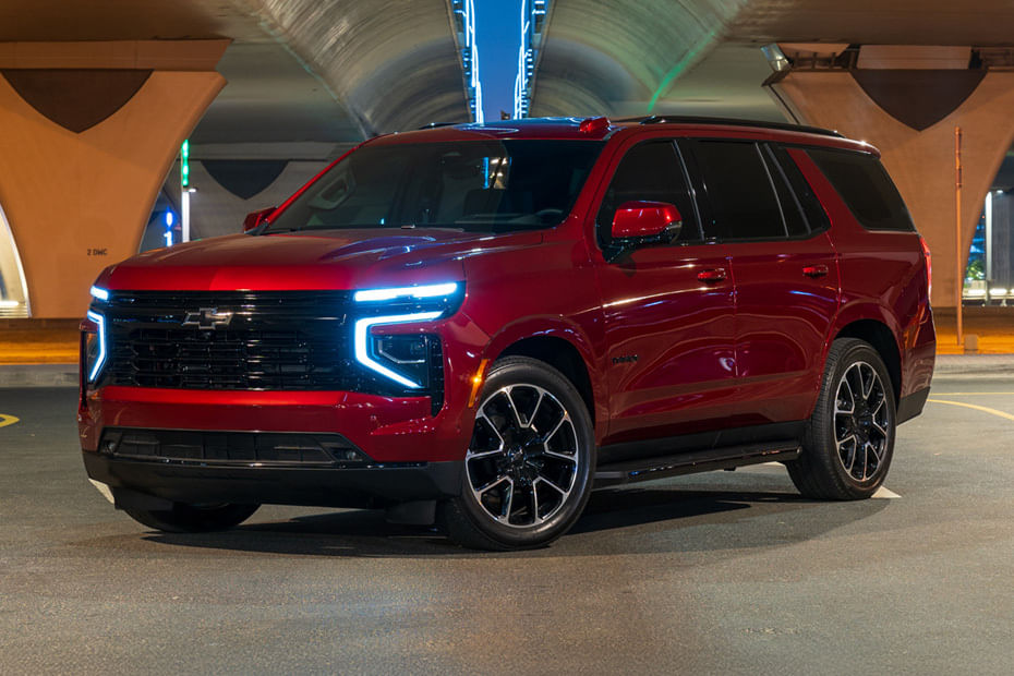 Chevrolet  Tahoe Front angle low view