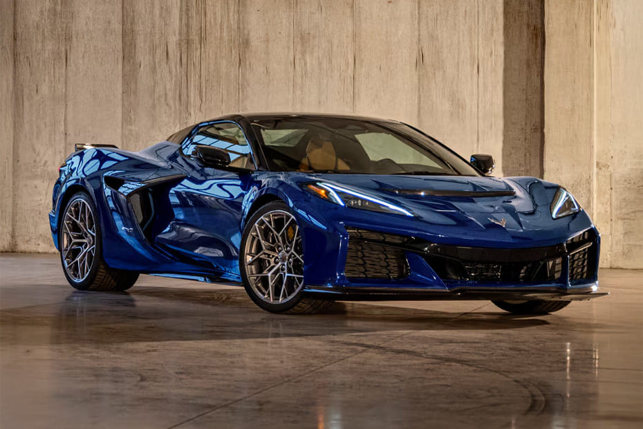 Chevrolet Corvette ZR1 Front Cross Side View