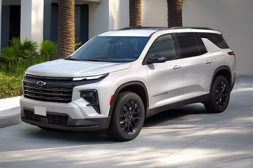 Chevrolet  Traverse Front angle low view