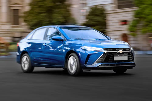 Chevrolet Cruze Front Medium View