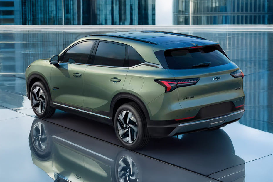 Rear Cross Side View of Chevrolet Captiva EV