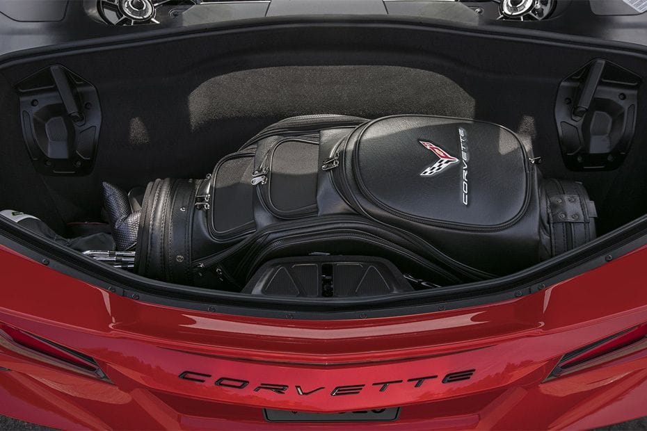 Trunk Open Closer View of كورفيت