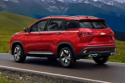 Rear Cross Side View of شفروليه كابتيفا